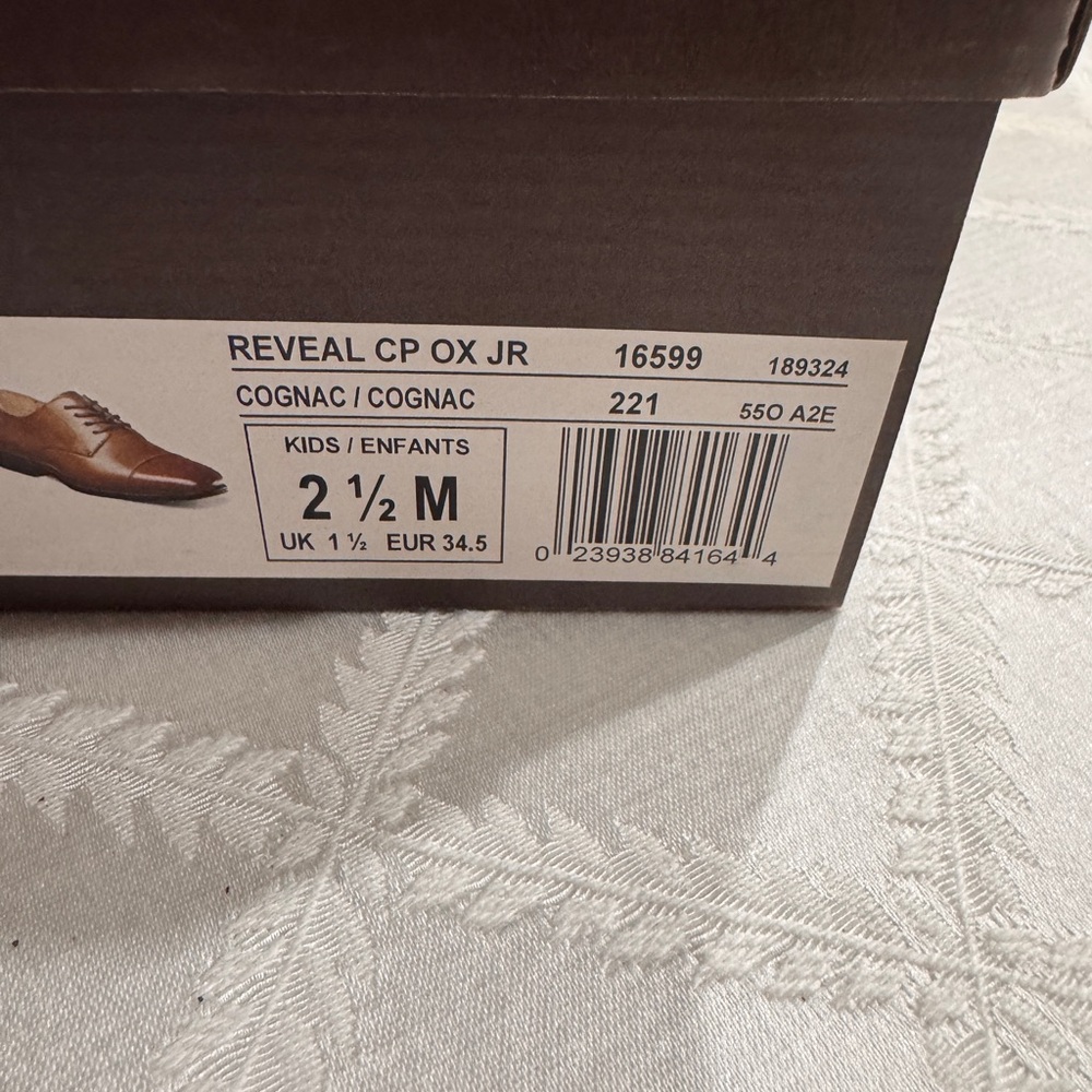 Florsheim boys cap toe Oxford dress shoes size 2.5 medium